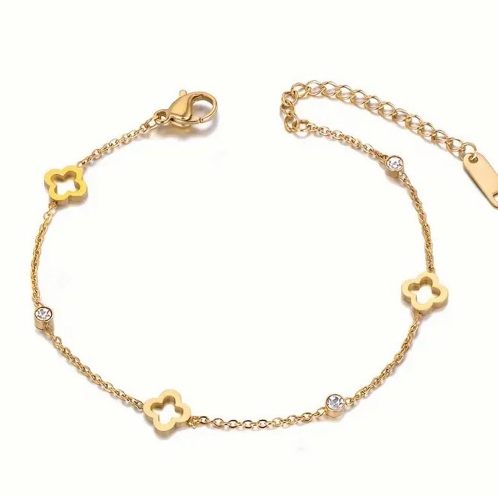 Clover Bracelet with Sparkling Zirconia Stones/Stainless Steel 18K Gold Plated